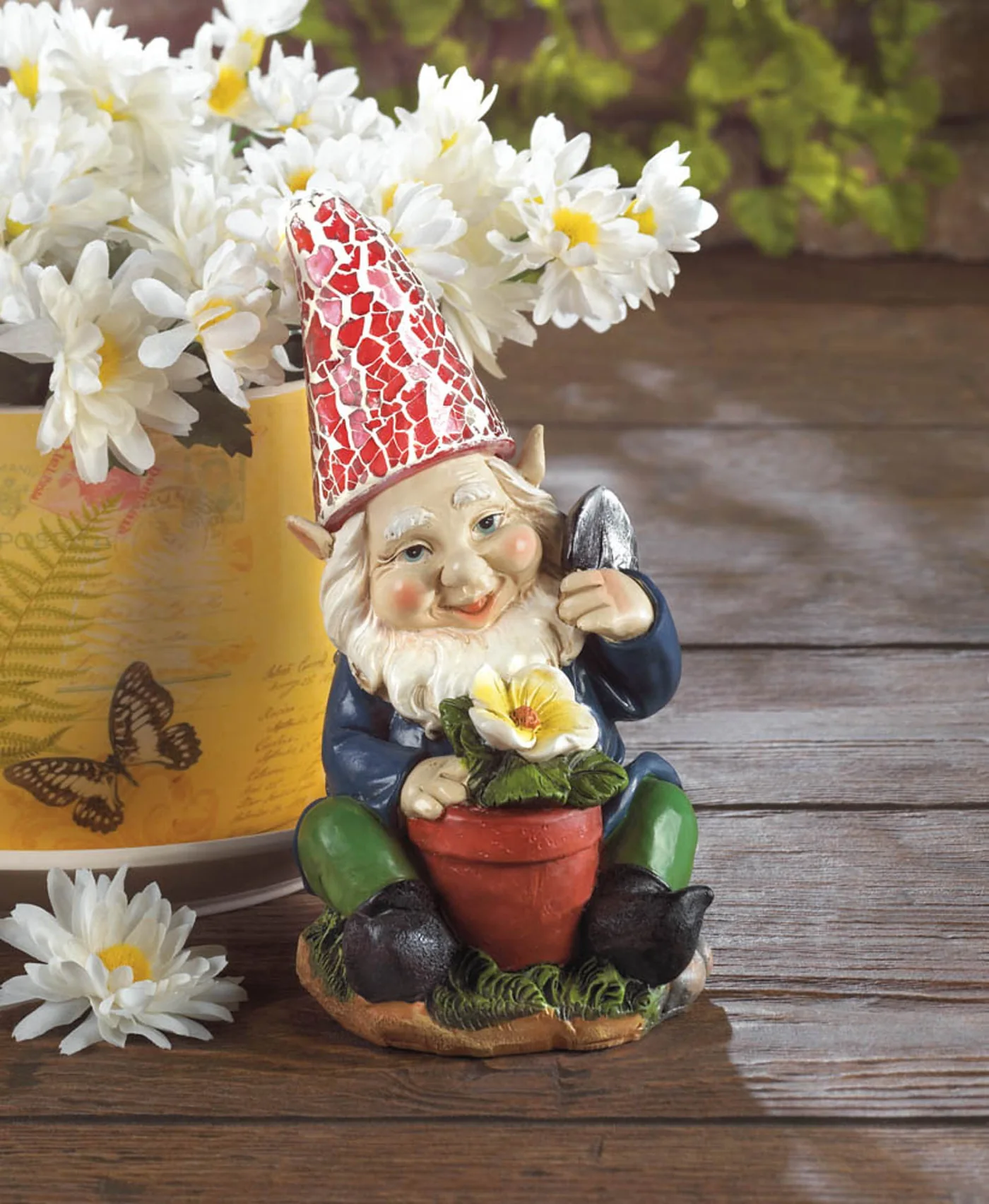Gardening Solar Gnome Statue